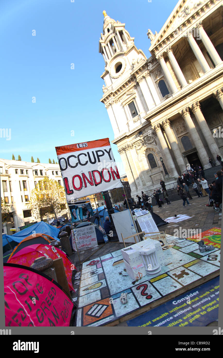 Aufnahmen des organisierten protest in Solidarität mit Occupy Wall Street besetzen London Stockfoto