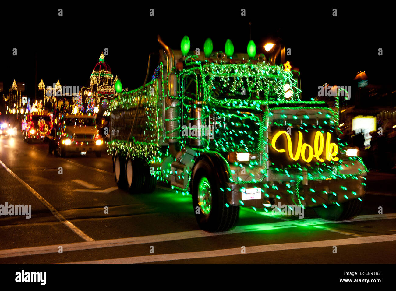 2011 jährliche Weihnachten beleuchtet LKW Parade durch die Innenstadt von Victoriia-Victoria, British Columbia, Kanada. Stockfoto