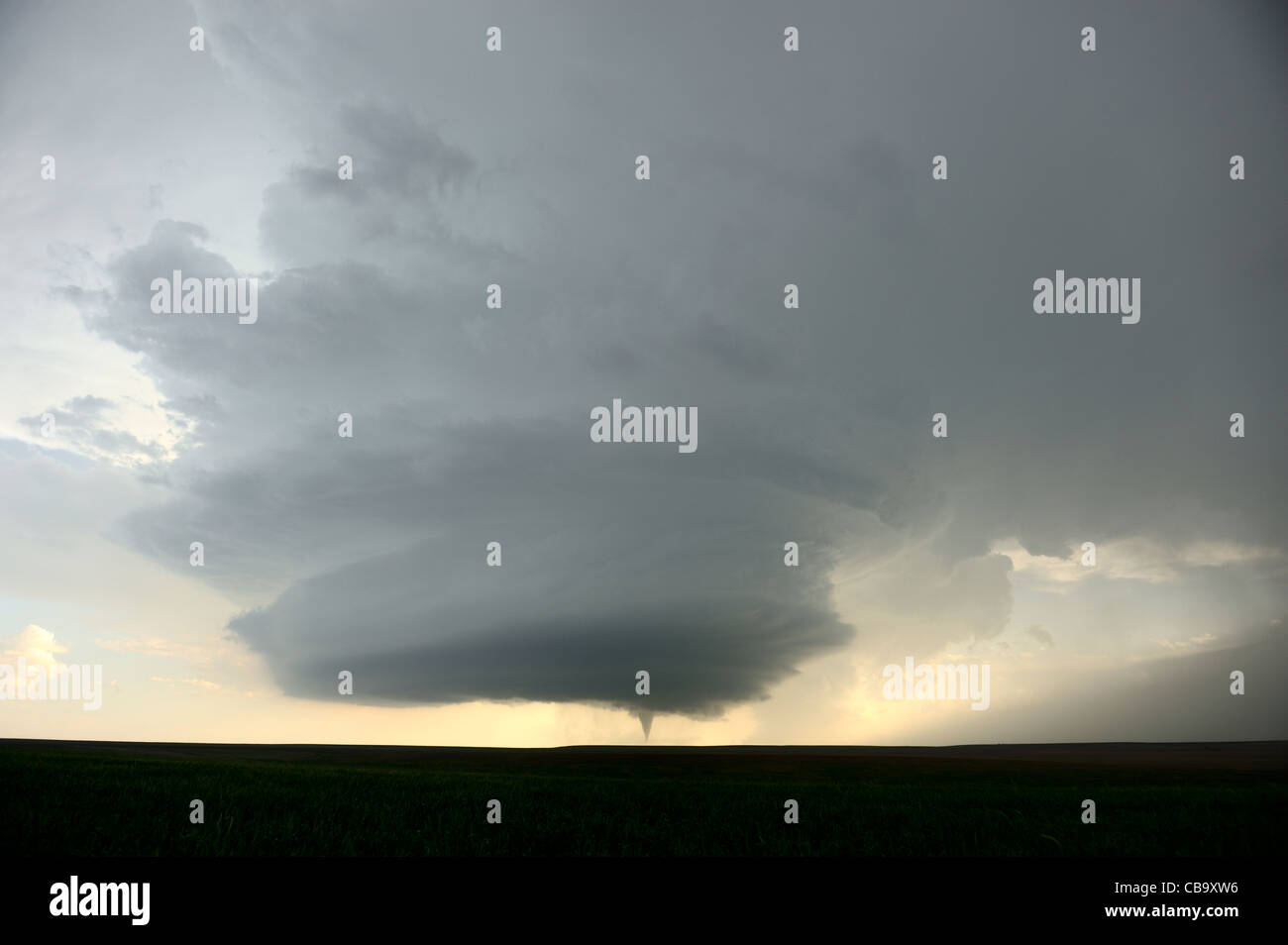 LP-Superzelle und Tornado über Ost-Colorado Stockfoto