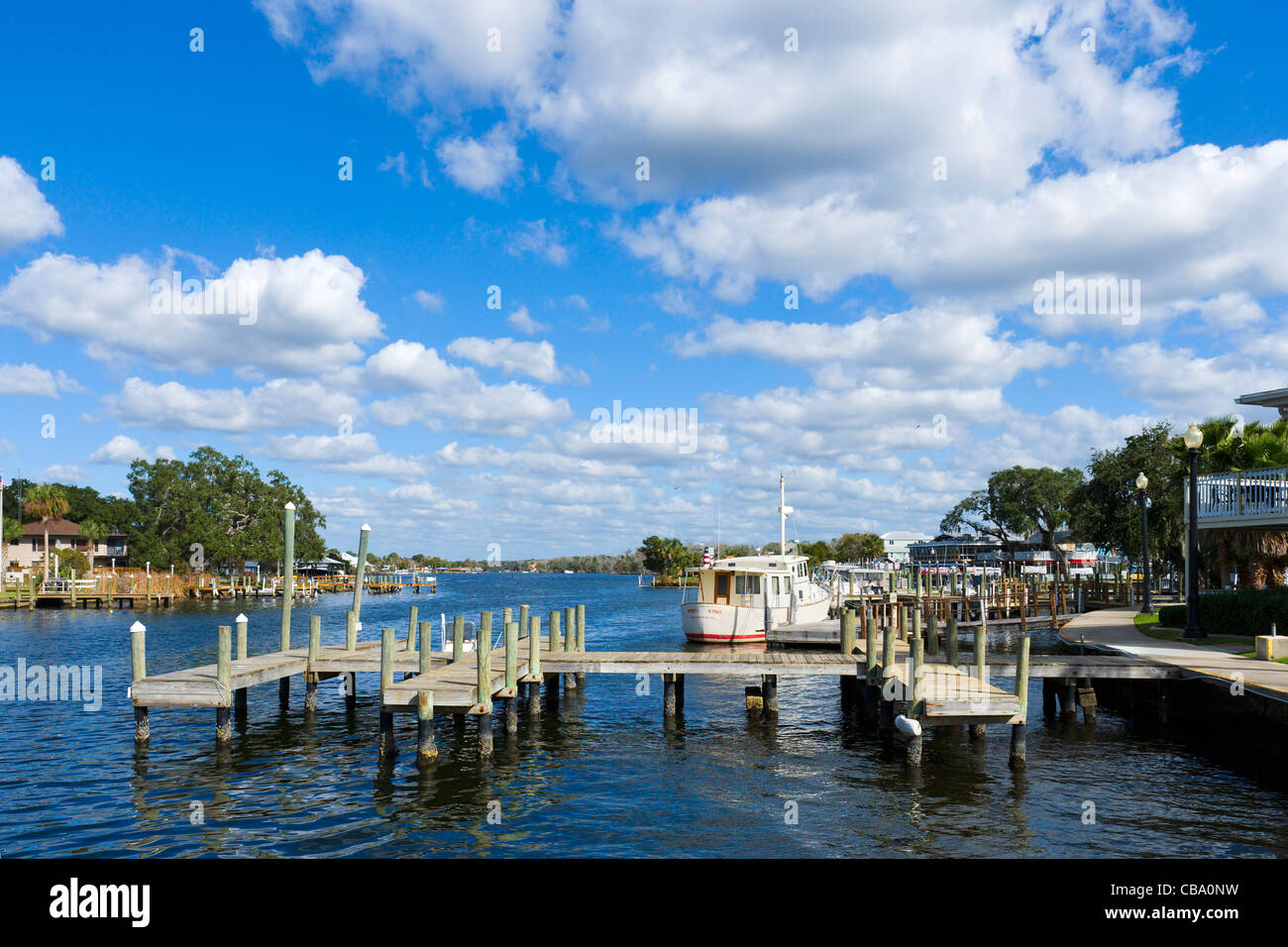 Boot-Anlegestellen am Homosassa River im alten Homosassa, Golfküste, Florida, USA Stockfoto