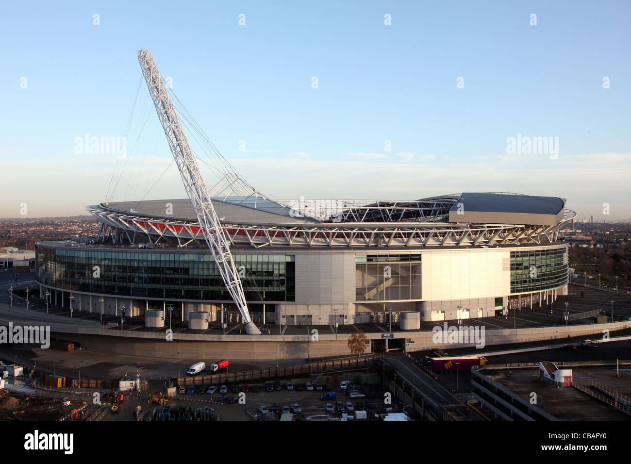 Wembley-Stadion an einem sonnigen Wintertag Stockfoto