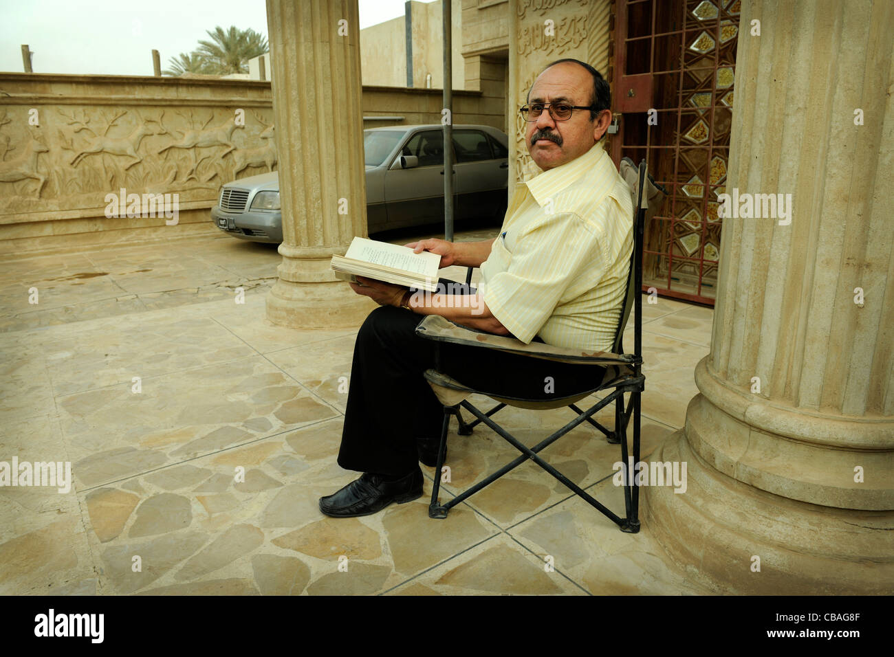 Saddams Buchdrucker. Herr Sadoun war für die Baath-Elite und Proaganda für die Massen verbotenen Bücher drucken. Stockfoto