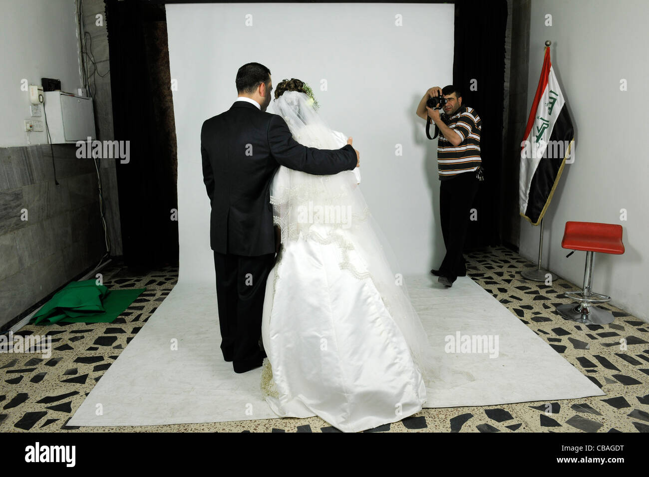 Irak, Baghdad. Bei der Hochzeitsfotograf. Stockfoto