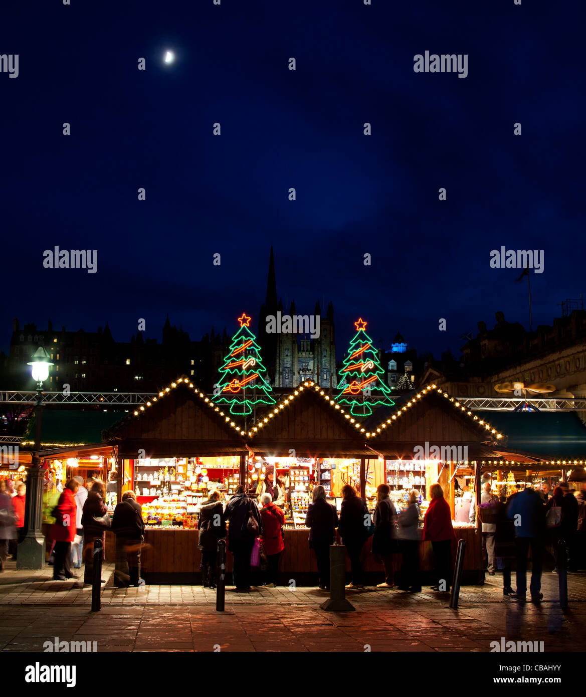 Edinburgh traditionellen deutschen Weihnachtsmarkt, The Mound Schottland UK Europe Stockfoto