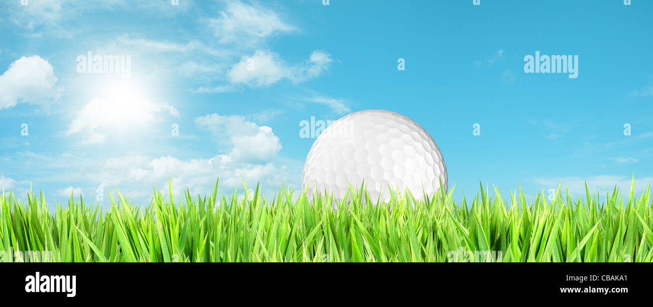 Es ist Zeit, um Golf zu spielen. Panorama-Komposition in hoher Auflösung mit vielen Textfreiraum. Stockfoto