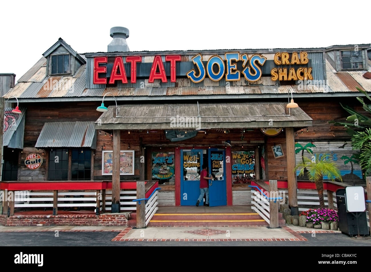 Essen Sie in Joe's Crab Shack Long Beach Kalifornien Vereinigte Staaten Stockfoto