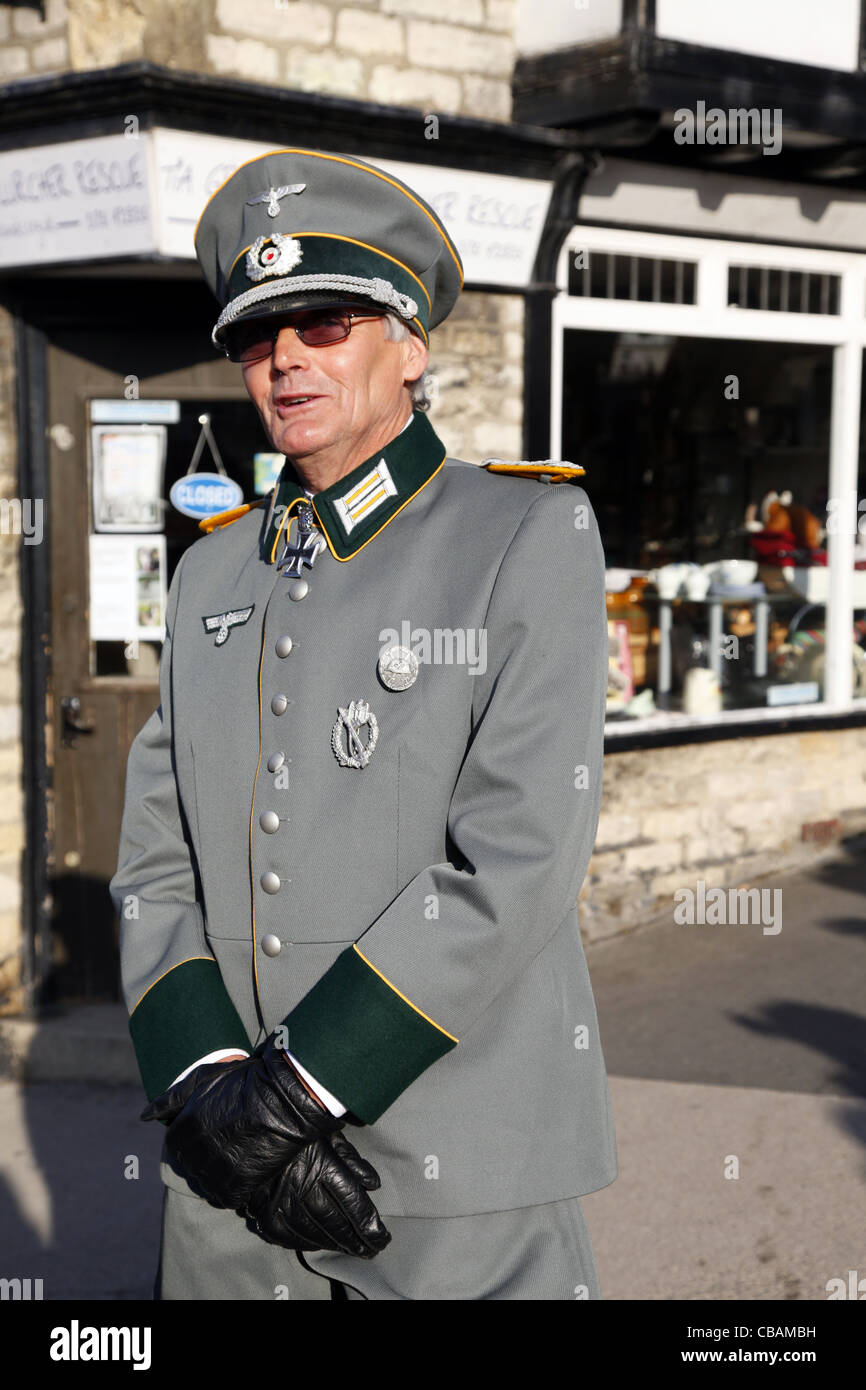 WAGENBURG NAZI-Offizier IN UNIFORM PICKERING NORTH YORKSHIRE 15. Oktober 2011 Stockfoto