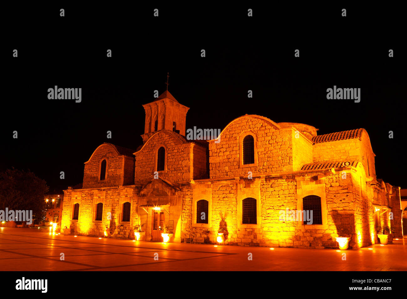Kirche von Ayios Lazarus in der Nacht. Larnaca, Zypern Stockfoto