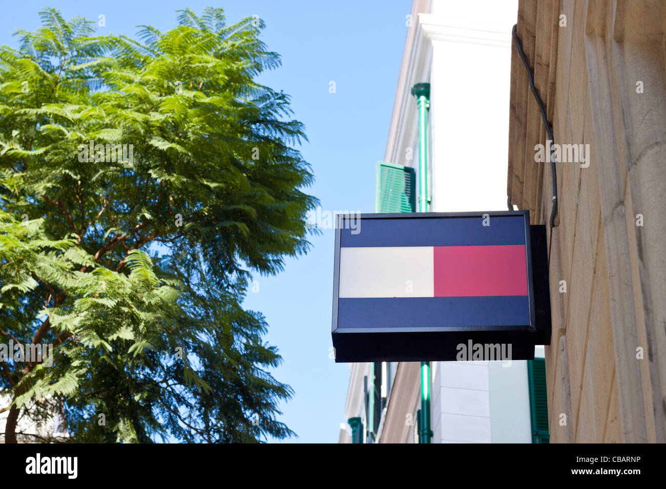 Tommy hilfiger logo -Fotos und -Bildmaterial in hoher Auflösung – Alamy