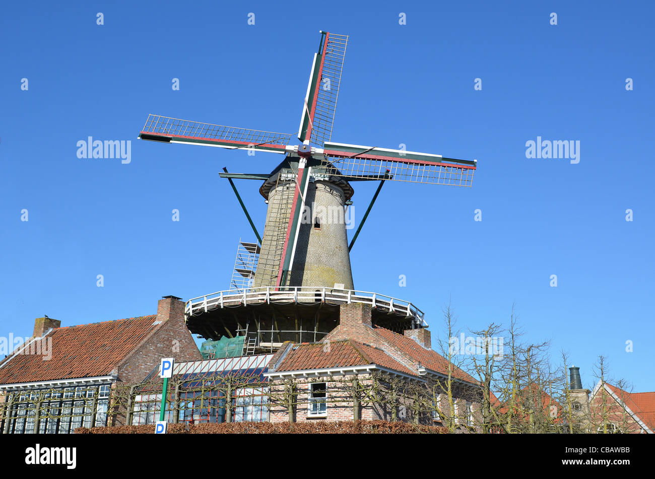Restaurierte Windmühle in Sluis, Zeeland, Niederlande Stockfoto