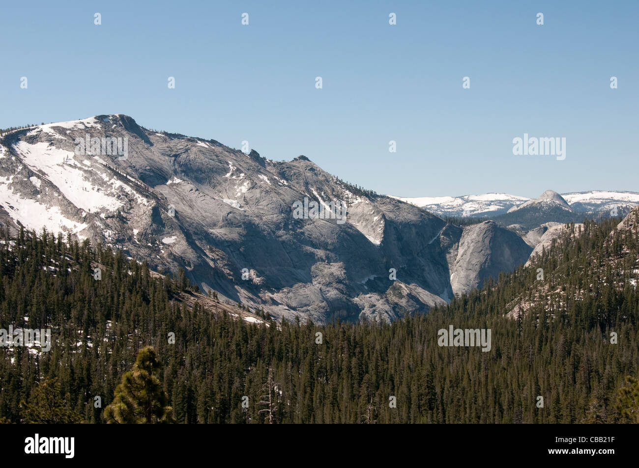 Malerische Granitfelsen Platten hohe Bergland Yosemite-Nationalpark Stockfoto