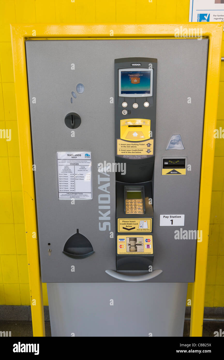 Pay-Station auf dem Parkplatz. Stockfoto