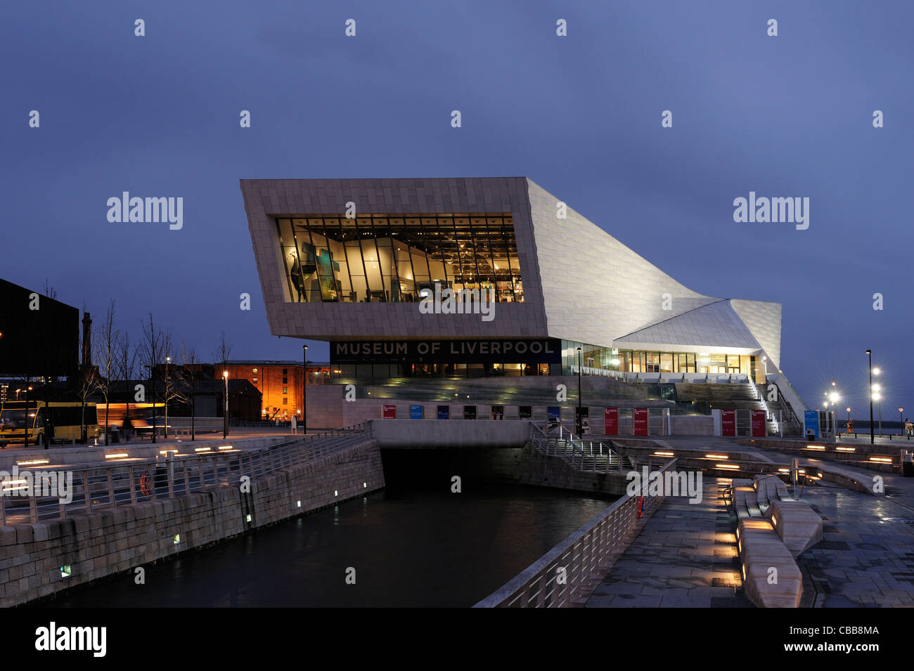 Museum von Liverpool in der Abenddämmerung Stockfoto