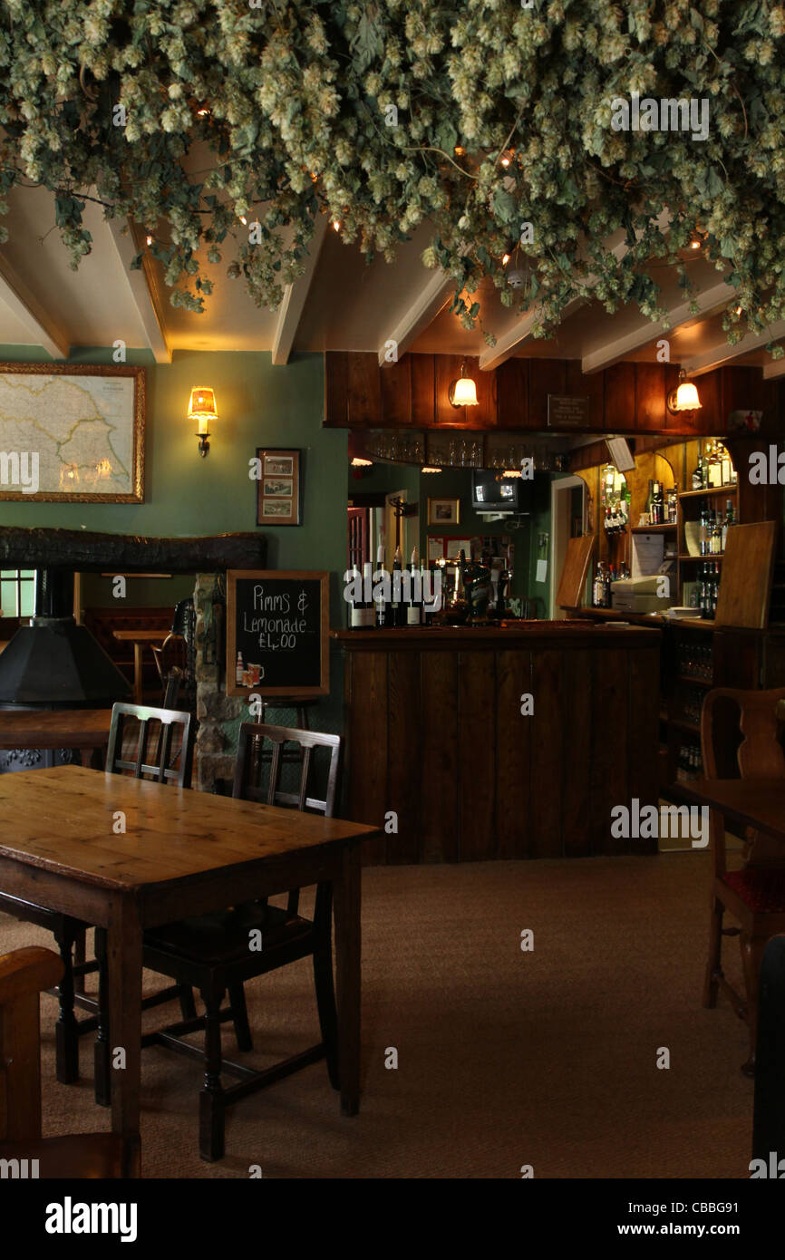 gemütliche bar-Bereich von Yorkshire Dales Land Traditionskneipe. Stockfoto