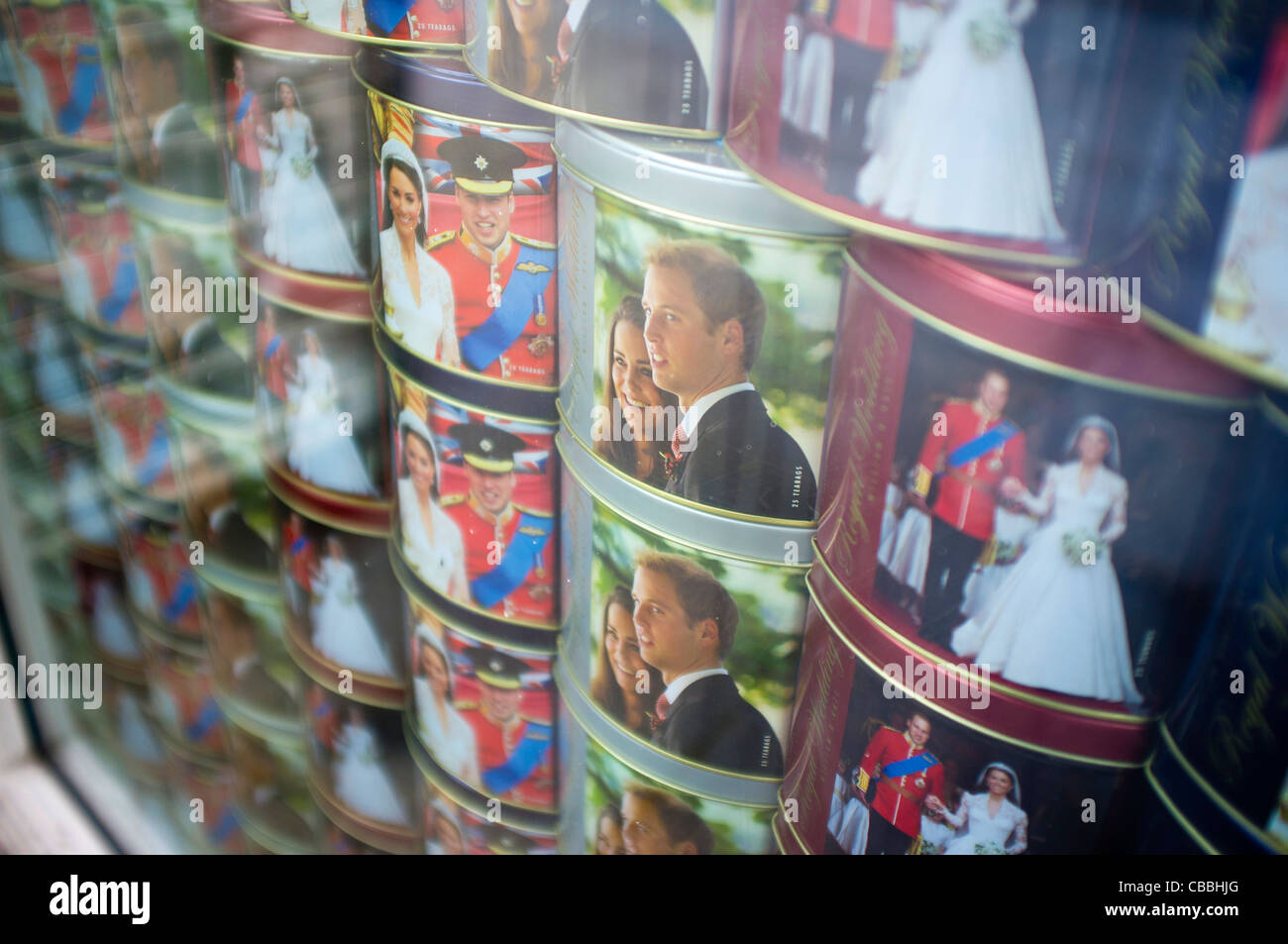 Königliche Hochzeit Souvenirs in einem Schaufenster in London Stockfoto