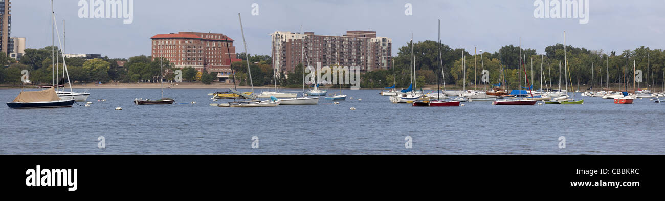 Verankerte Segelboote am Lake Calhoun, Minneapolis, Minnesota Stockfoto
