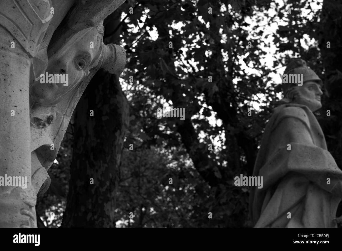 Statuen in Plaza De Oriente in Madrid, Spanien. Stockfoto