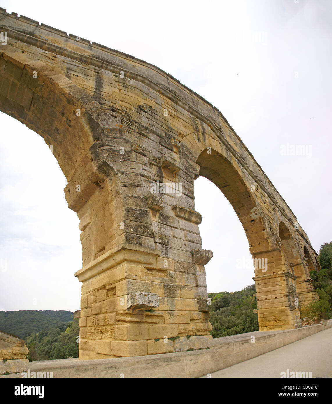 Römischer Aquädukt Pont du Gard und Brücke Pont du Gard, Frankreich Stockfoto