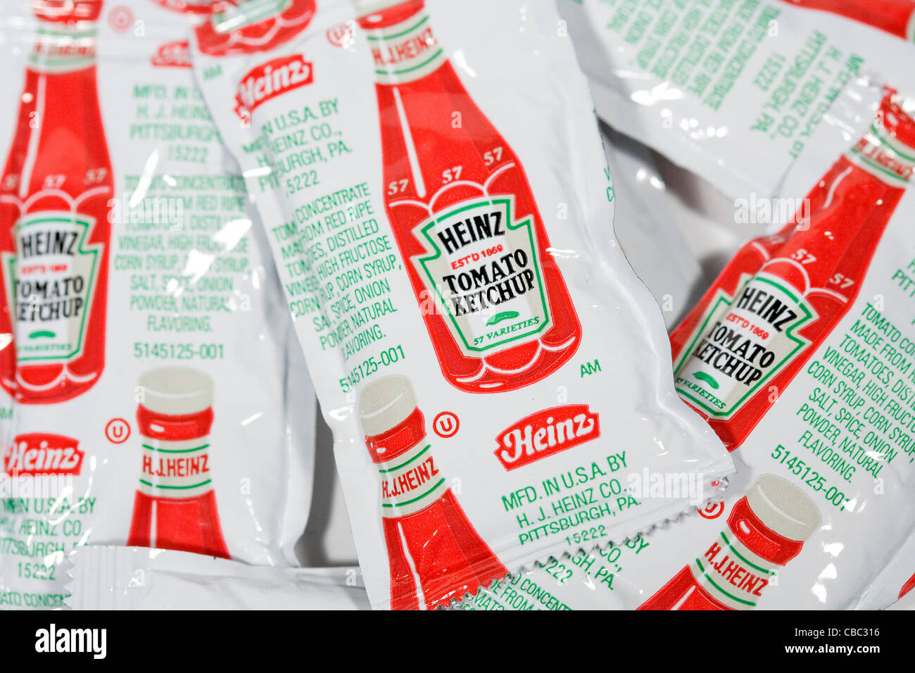 Heinz Ketchup-Pakete. Stockfoto