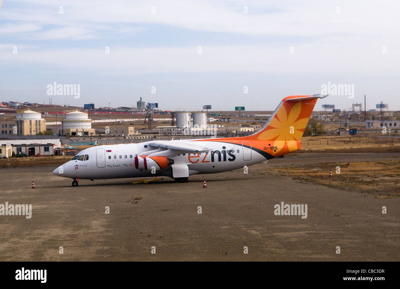 EZNIS ist der Mongolei führende heimische Fluglinie mit oberen Ende Saab Flugzeugen. Stockfoto