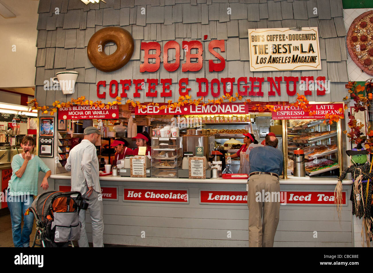 Die Grove-Bauernmarkt Bobs Kaffee Dougnuts Los Angeles Kalifornien Vereinigte Staaten Stockfoto