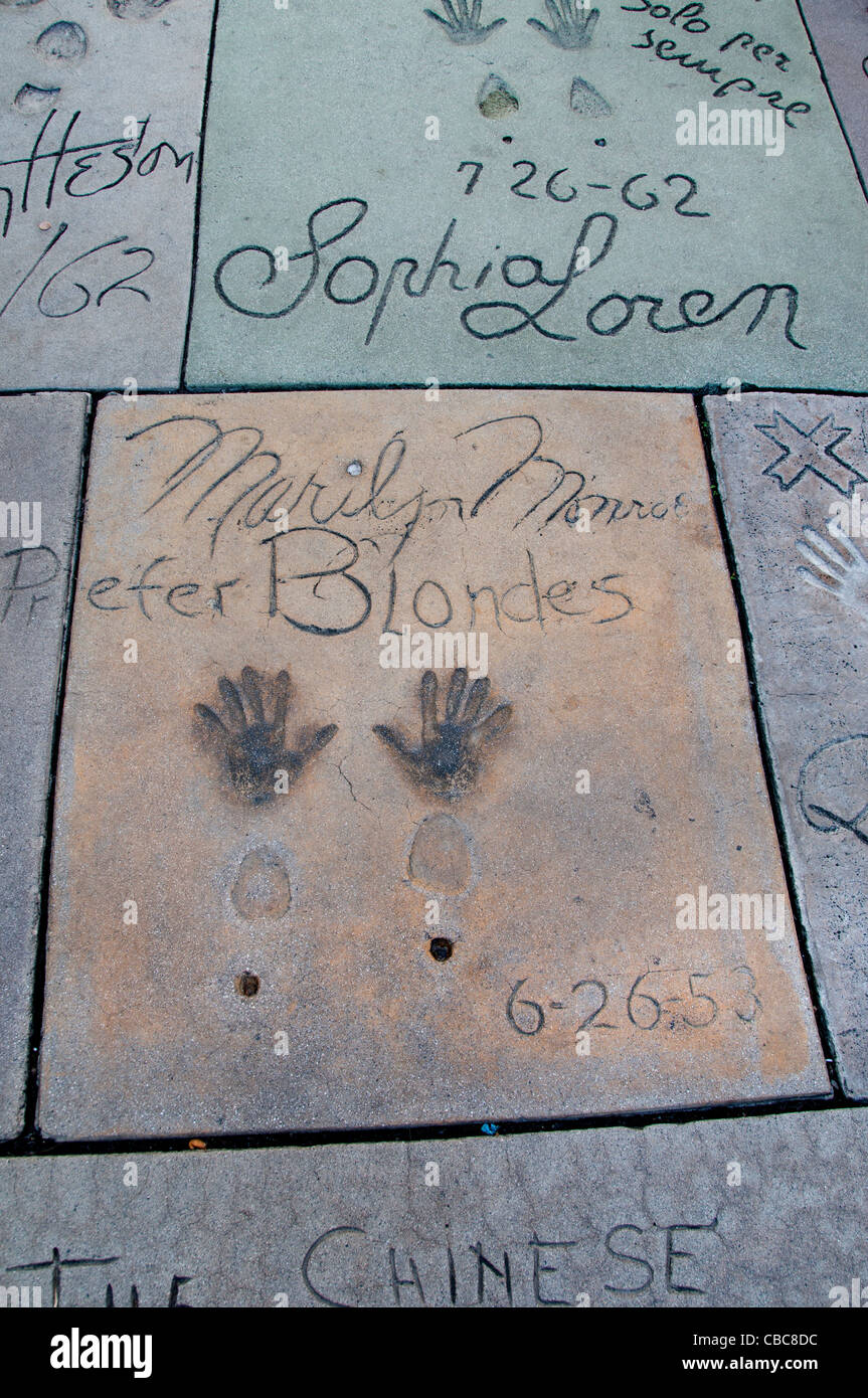 Marilyn Monroe Hand Fuß Drucke Pflasterung Chinese Theater in Hollywood Boulevard in Los Angeles Stockfoto