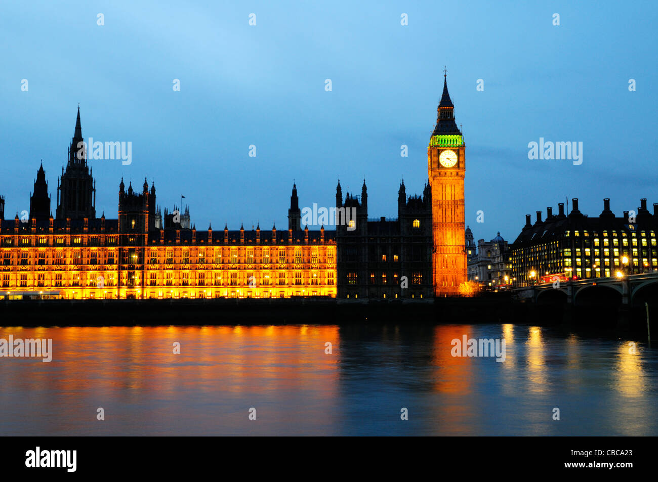 Big Ben und den Houses of Parliament bei Dämmerung, Westminster, London, England, Vereinigtes Königreich Stockfoto