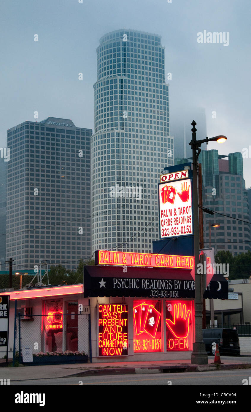 Palm-Tarot-Karten-Karte lesen Down Town California USA Los Angeles Stockfoto