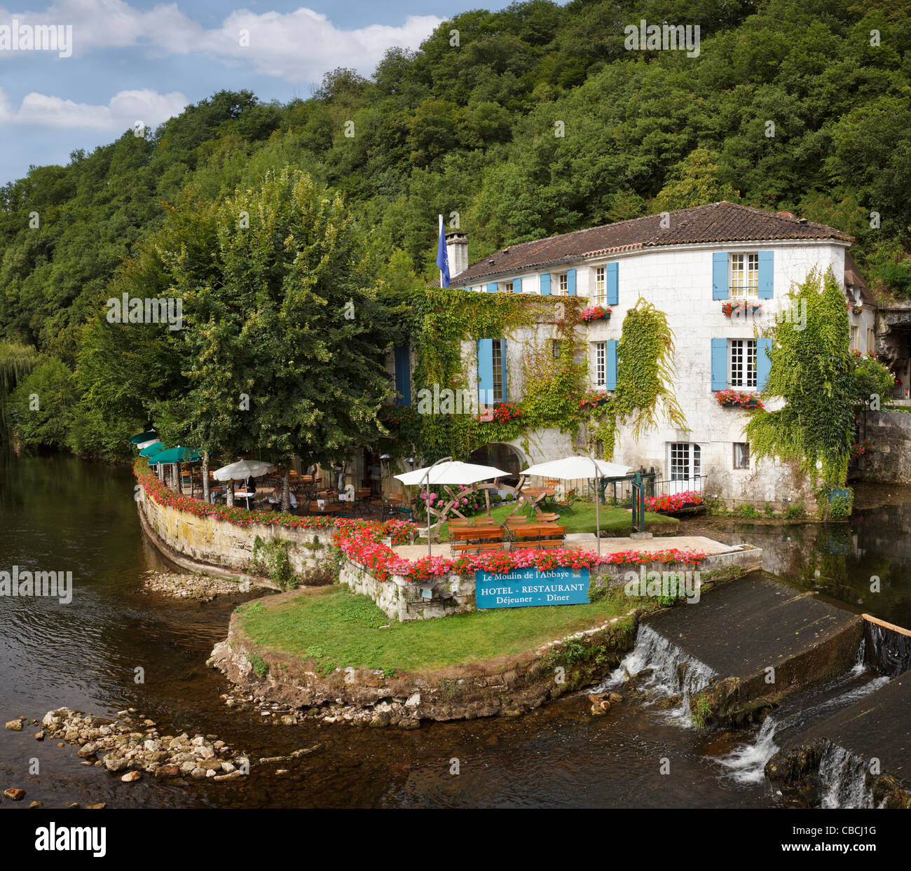 Hotel ziemlich am Flussufer in Brantome, Dordogne, Frankreich Stockfoto