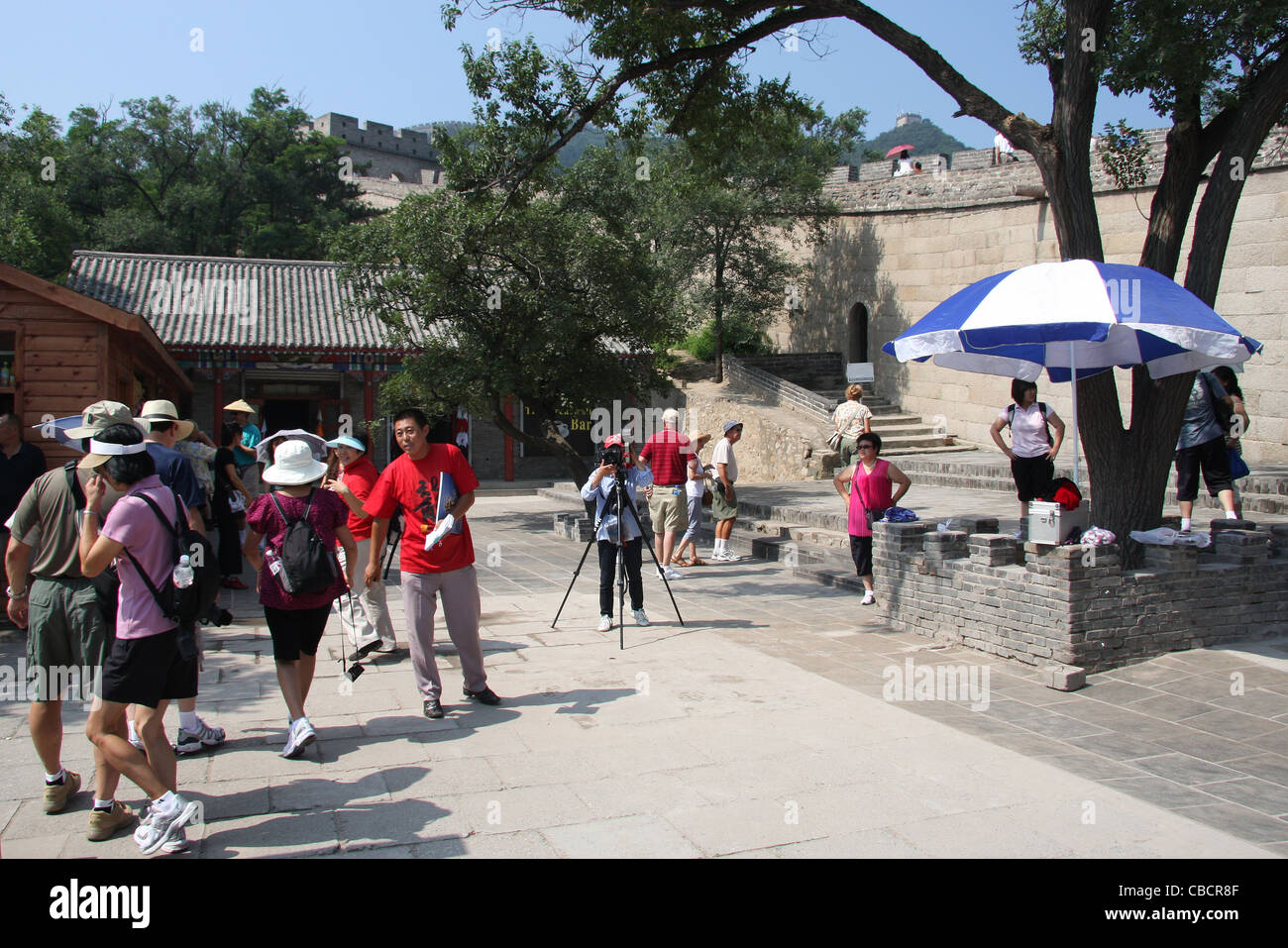 Immer ein Gruppenfoto auf der chinesischen Mauer bei Badaling getroffen Stockfoto