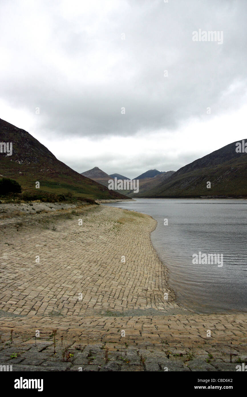 Die Silent Valley Reservoir ist ein Reservoir befindet sich in der Mourne Mountains in der Nähe von Kilkeel, County Down in Nordirland. Stockfoto