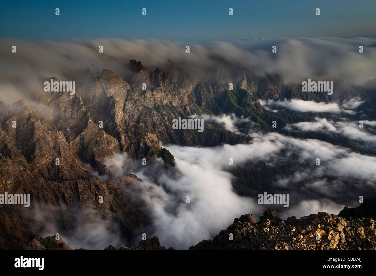 Nebel über Rocky Mountains Rollen Stockfoto