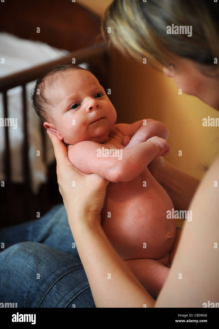 Ein ein Monat alt Baby junge mit seiner Mutter UK Stockfoto