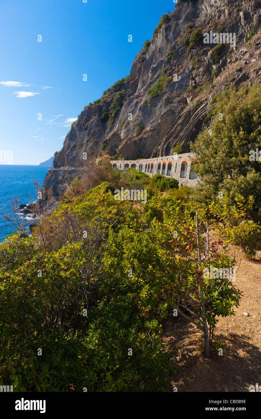 Ein Wanderweg von Riomaggiore nach Manarola Stockfoto