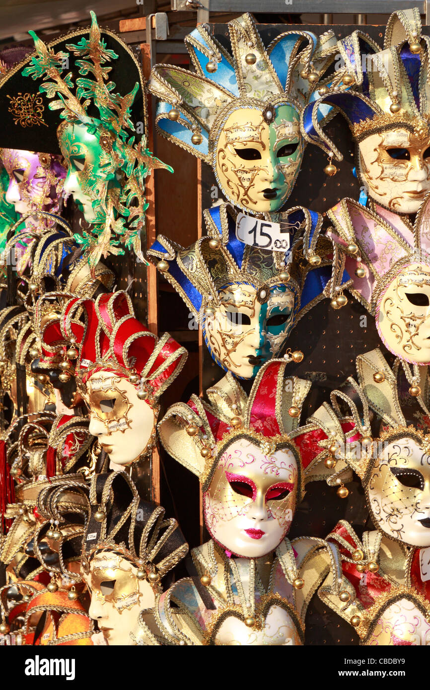 Venezianische Karnevalsmasken auf Verkauf, Venedig, Italien, Europa. Stockfoto