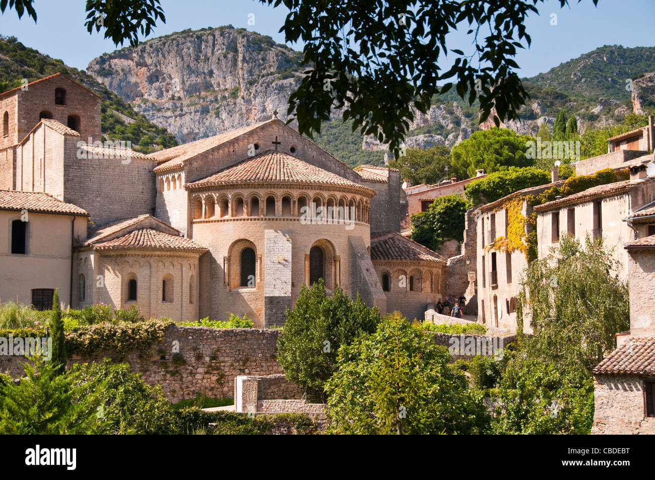 Abbaye de Gellone in der Hil top Dorf St Guilhem le Desert im Gellone Tal Hérault Languedoc-Roussillon Frankreich Stockfoto