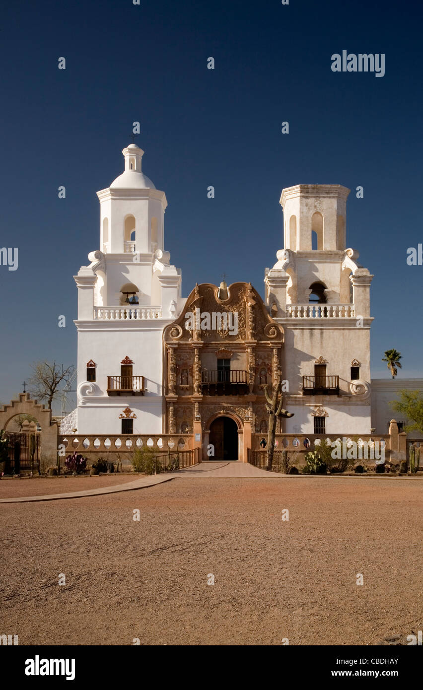 ARIZONA - Mission San Xavier Del Bac auf der Tohono O' odham San Xavier Indian Reservation in der Nähe von Tucson. Stockfoto