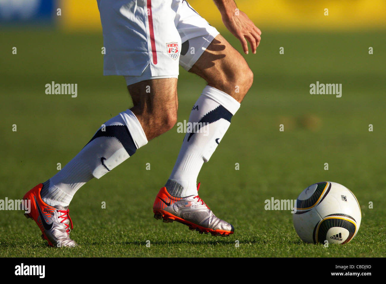 Landon Donovan von den USA auf den ball während einer internationalen Fußball-Testspiel gegen Australien vor der WM 2010. Stockfoto