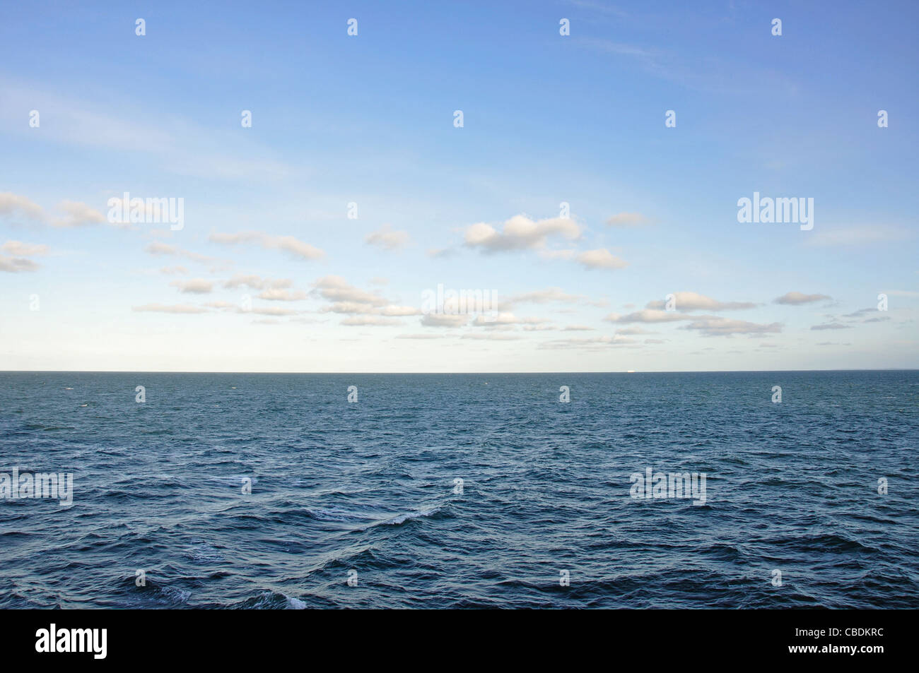 Blick auf Meer von Fred Olsen M.S.Balmoral Kreuzfahrtschiff in Nordsee, Nordeuropa Stockfoto