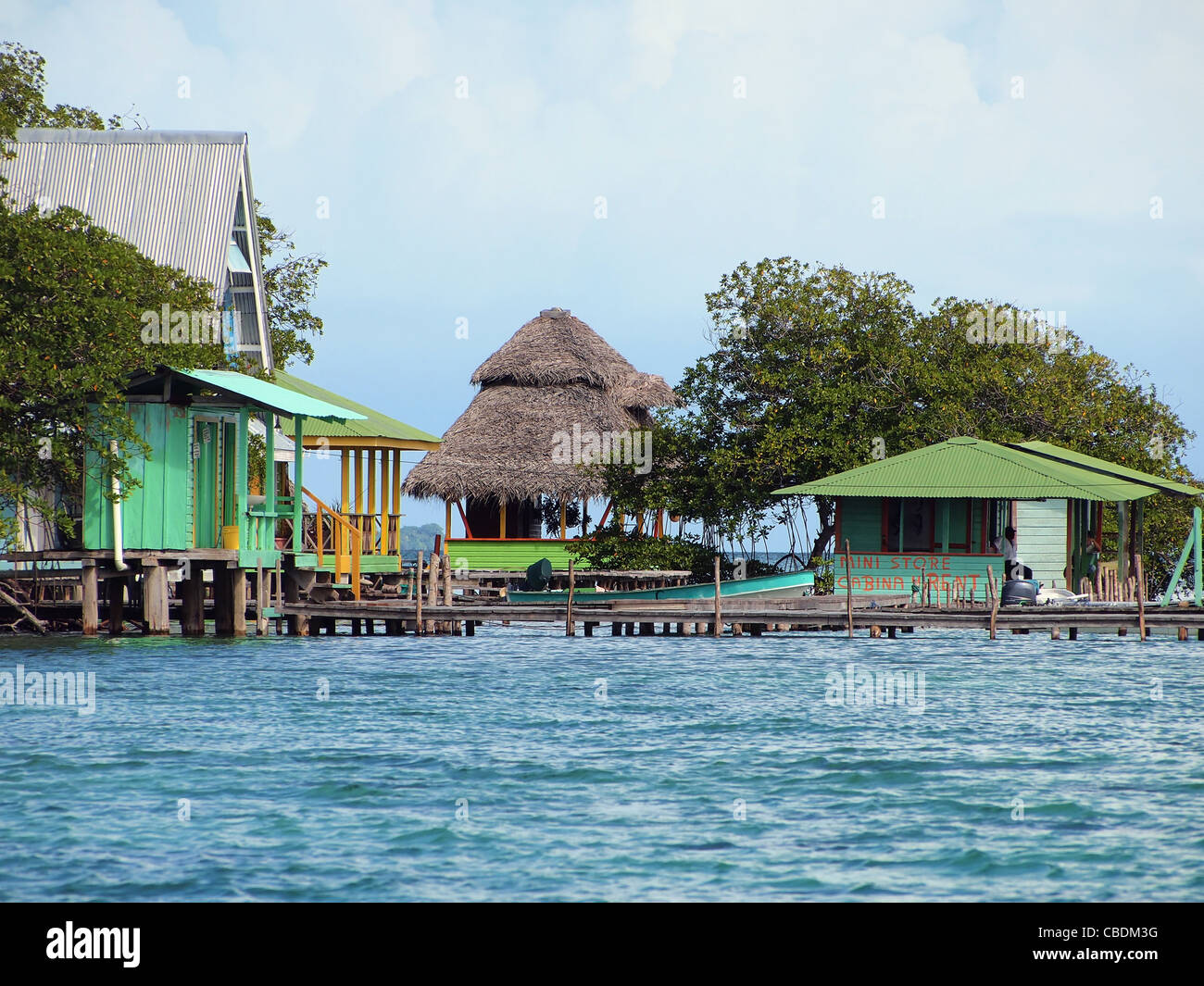 Kleines Resort über Wasser in Bocas del Toro, Cayo Coral, Panama, Mittelamerika Stockfoto