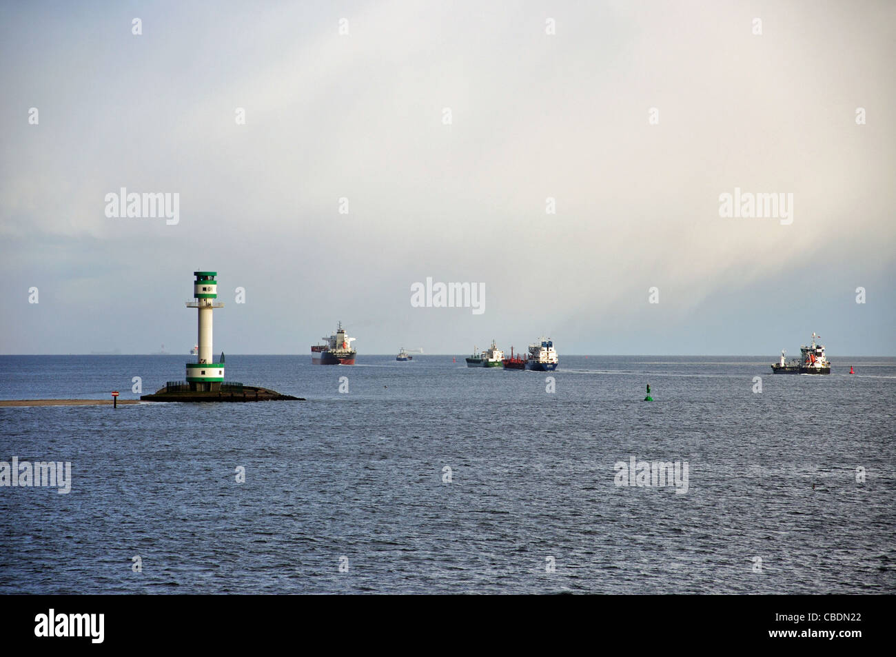 Schiffe in der Ostsee nach dem Verlassen der Nord-Ostsee-Kanal, Schleswig-Holstein, Bundesrepublik Deutschland Stockfoto