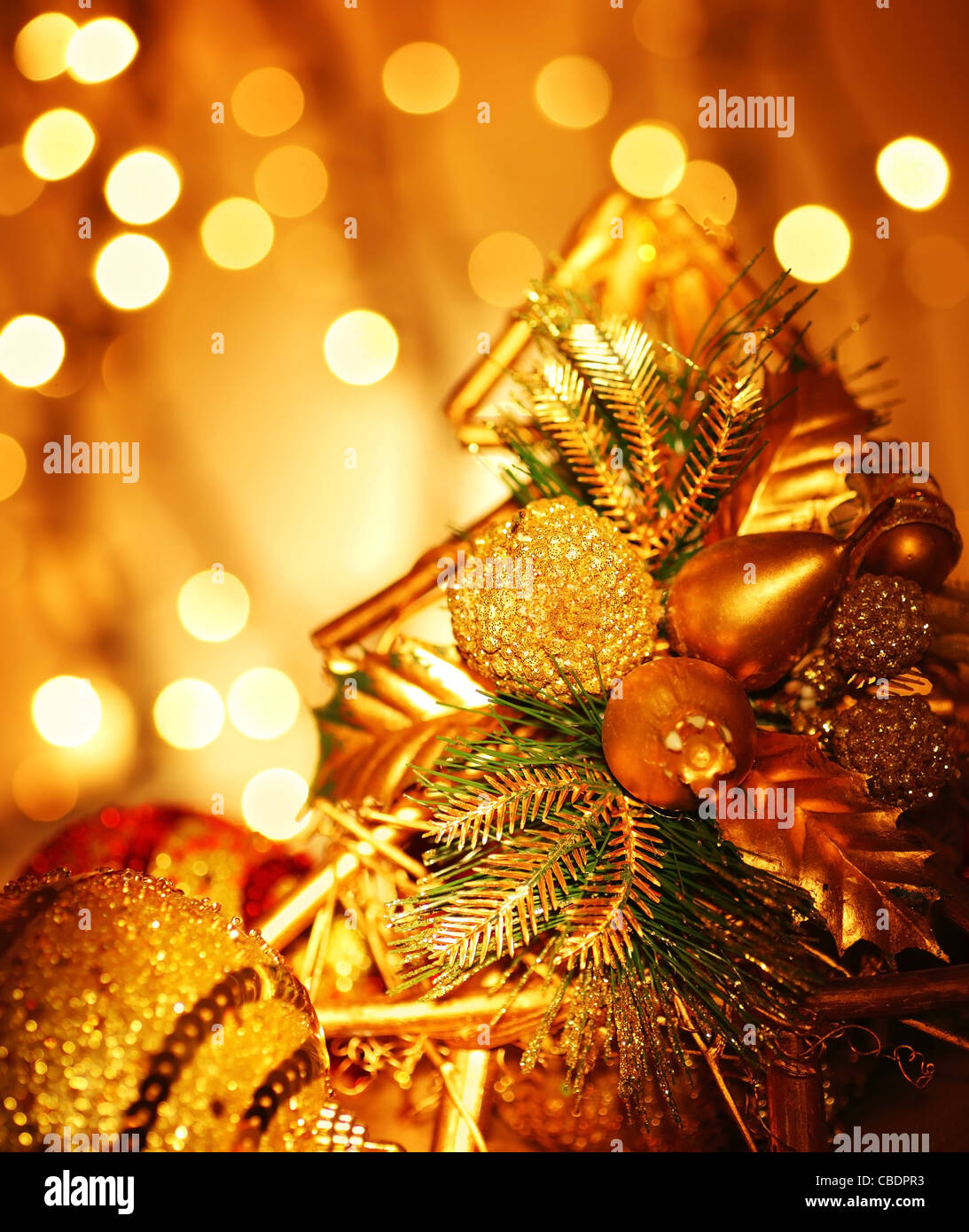Weihnachtsdekoration, Urlaub Hintergrund mit goldenen Lichter Stockfoto