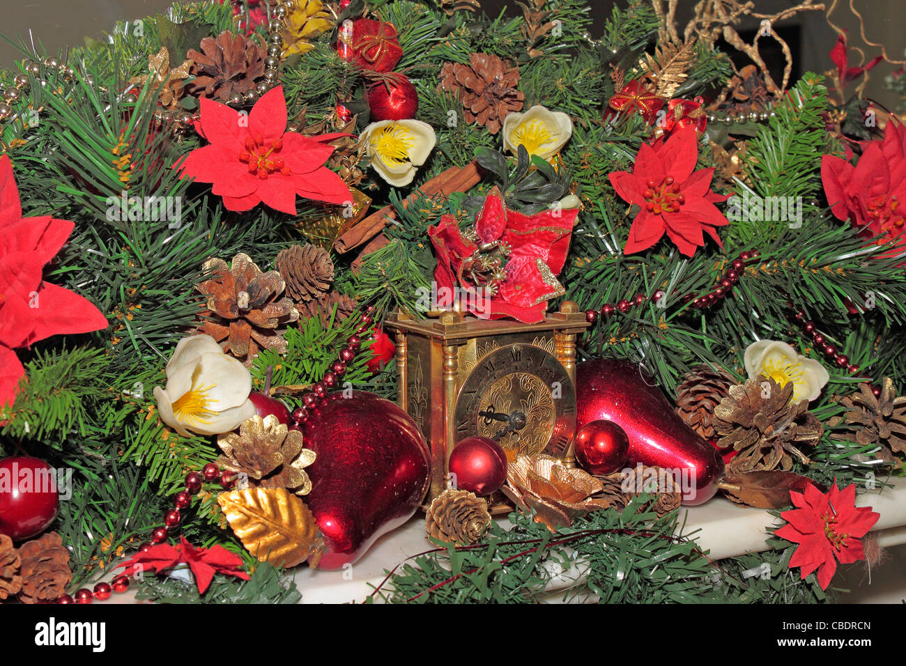 Weihnachtsschmuck-Mantel Stockfoto