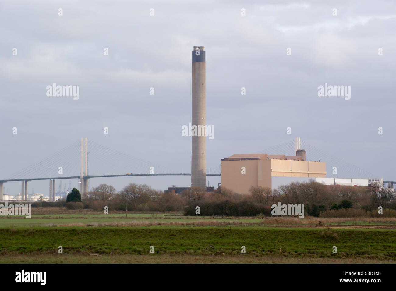 Littlebrook Power Station und Queen Elizabeth Bridge, Erith, Kent, England Stockfoto
