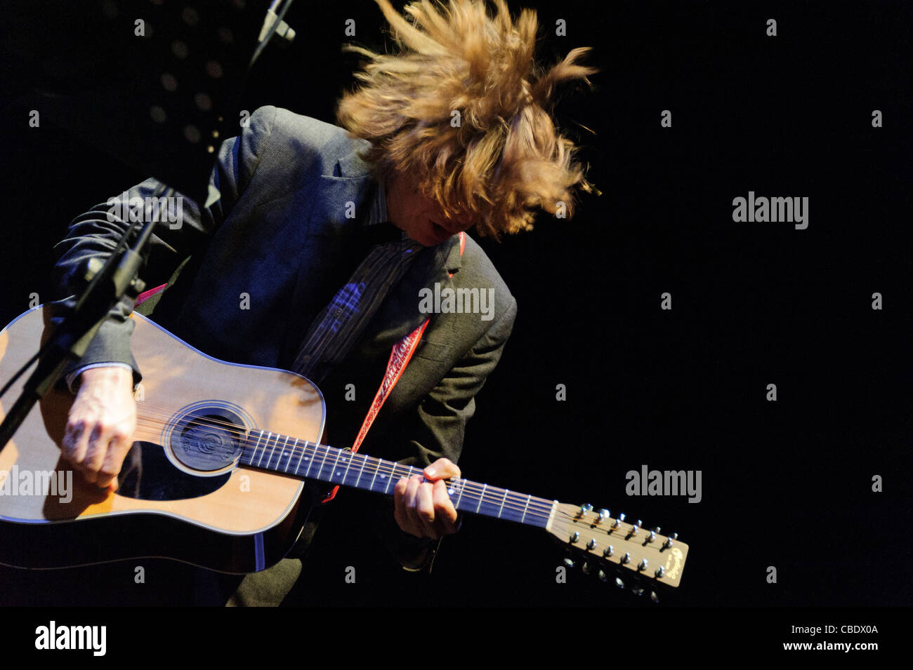 Thurston Moore von Sonic Youth führt in Rom während abgebrochen-Gedanken-Solo-Tournee. Stockfoto