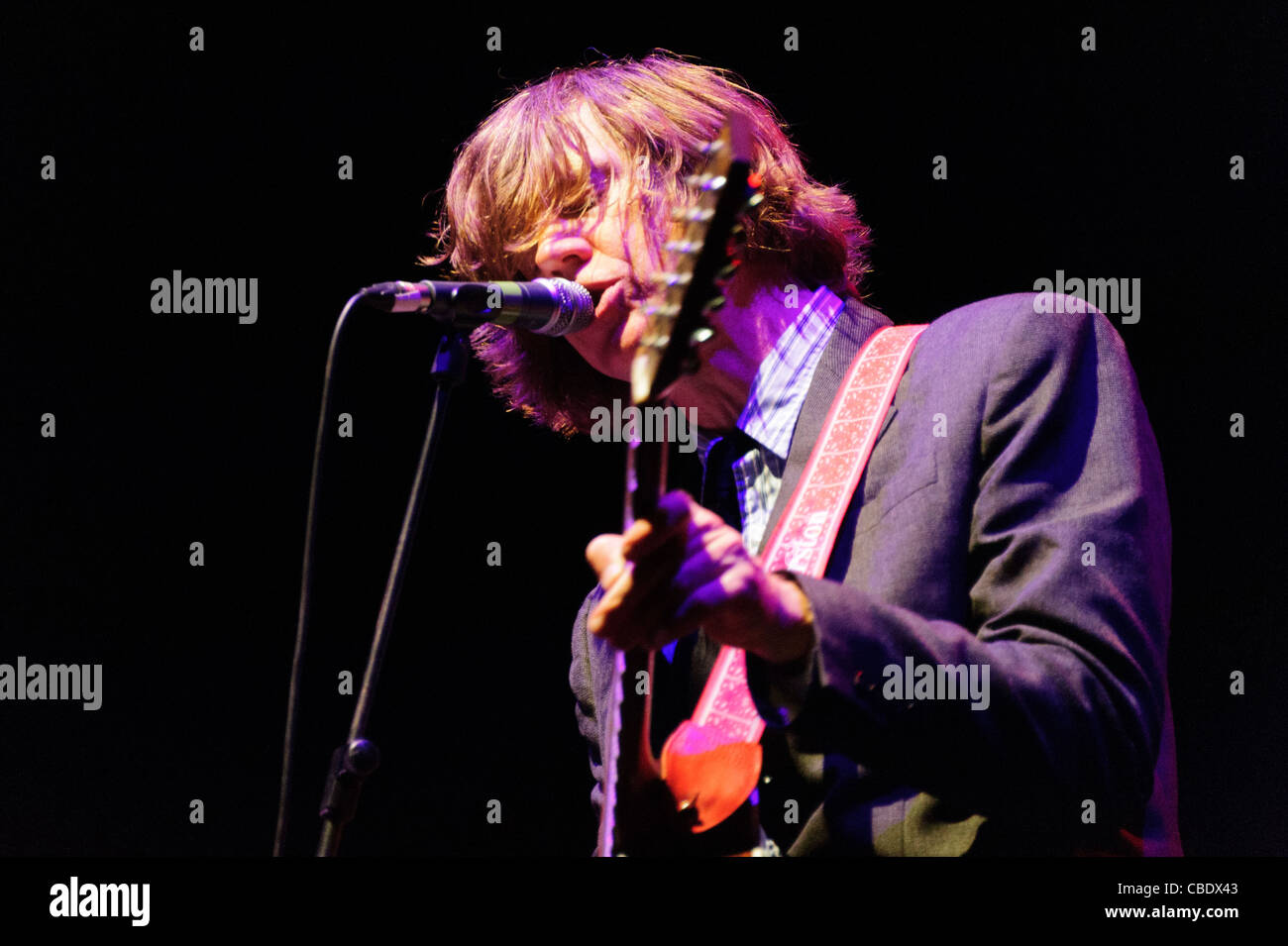 Thurston Moore von Sonic Youth führt in Rom während abgebrochen-Gedanken-Solo-Tournee. Stockfoto