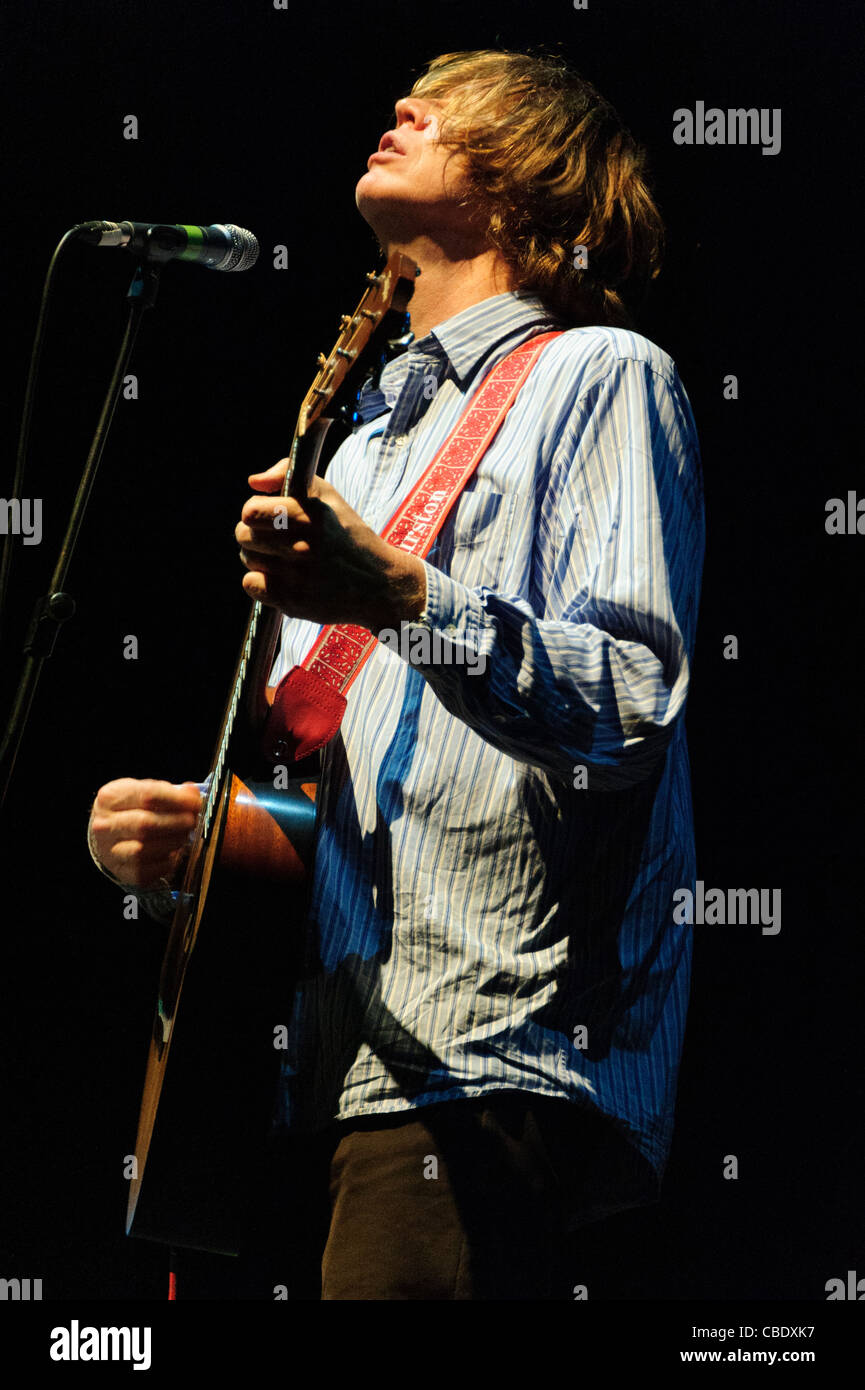 Thurston Moore von Sonic Youth führt in Rom während abgebrochen-Gedanken-Solo-Tournee. Stockfoto