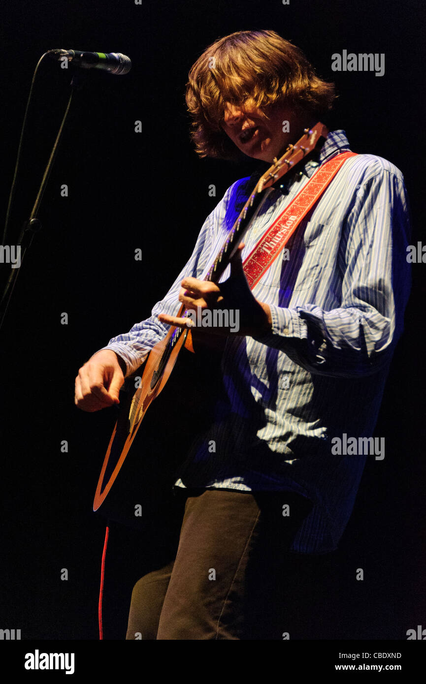 Thurston Moore von Sonic Youth führt in Rom während abgebrochen-Gedanken-Solo-Tournee. Stockfoto