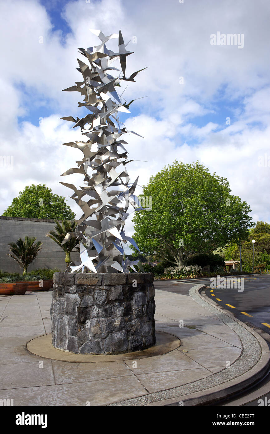 Die Skulptur und Eingang zum Auckland Botanic Gardens. Auckland, New Zealand, 11. November 2010. Stockfoto