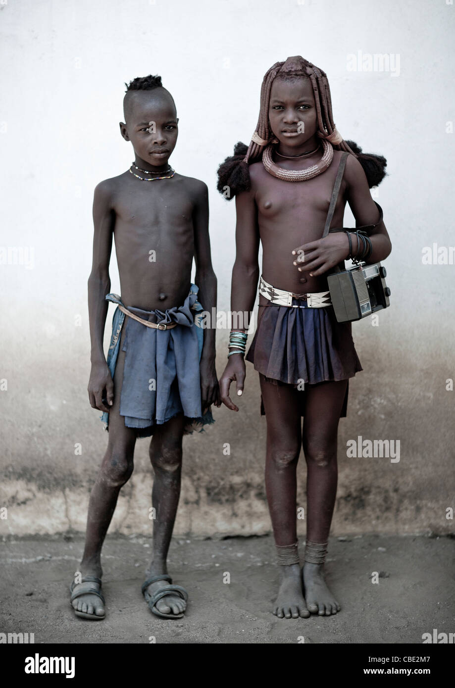Angola Afrika Mädchen Junge Stehende Kinder Stockfotografie Alamy 